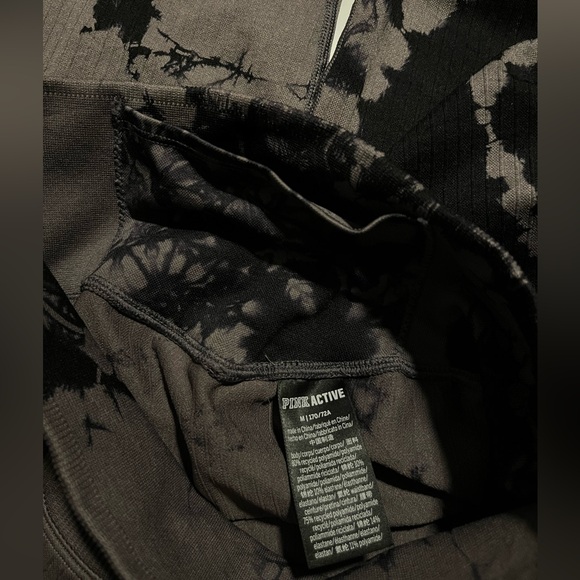 PINK Victoria’s Secret Spiral Tie Dye Ribbed Leggings size medium - Picture 8 of 8